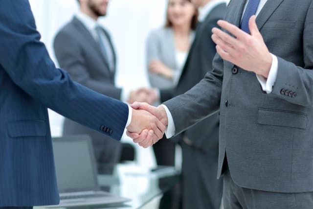 Objections: Resolving Concerns in Large Sales